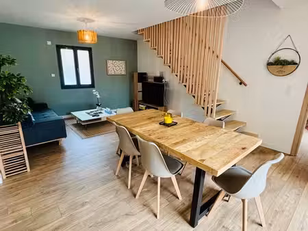 maison de village neuve avec jardin et jacuzzi