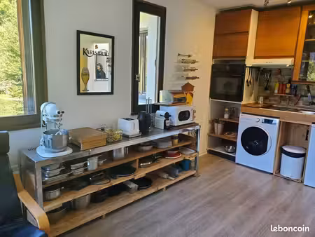 particulier vend appartement de 64.9 m² loi carrez dans la copropriété le byblos située au