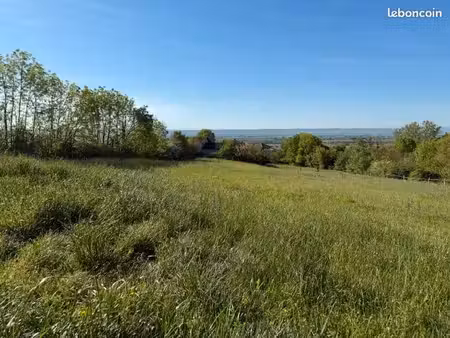 terrain constructible 1436 m2 viabilisé en zone uc + 1400m2 en zone naturel