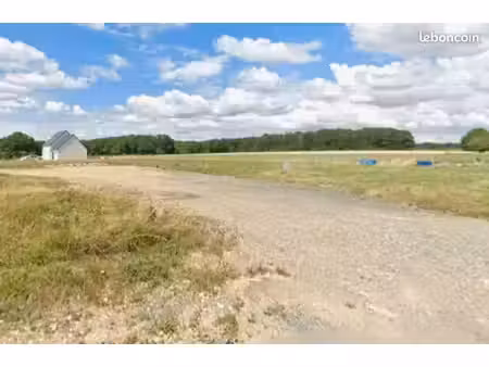 terrain 601 m² nouzilly