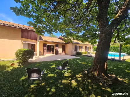 maison plain pied 4 chambres + bureau  piscine
