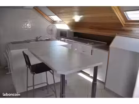 particulier loue f2 meublé climatisé
