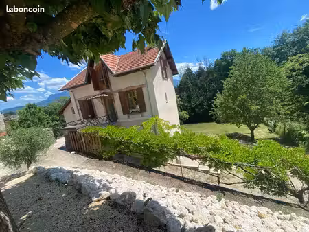 2 terrains constructibles plus maison