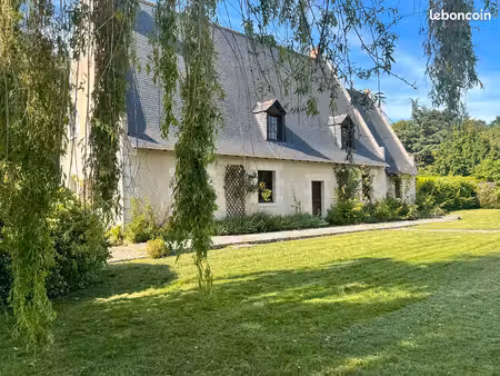 jolie maison ancienne à st cyr sur loire