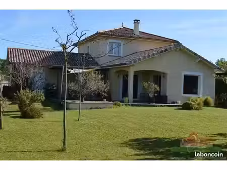 villa 5 pièces 128 m²