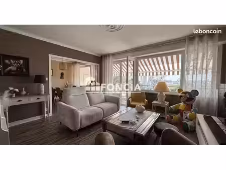appartement 3 chambres rénové quartier administratif