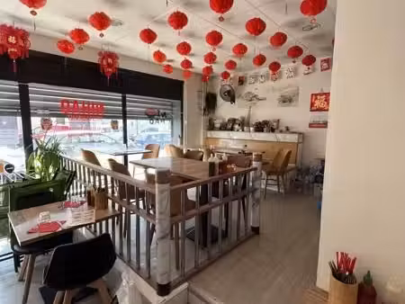 local restaurant 52 m²