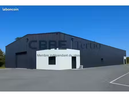 local d'activite 805 m² sublaines