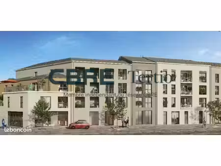 local commercial 128 m² tours