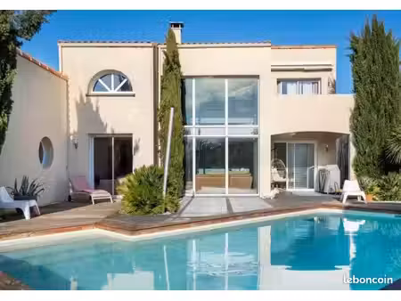 maison 8 pièces 220 m2