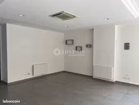 local commercial 105 m²