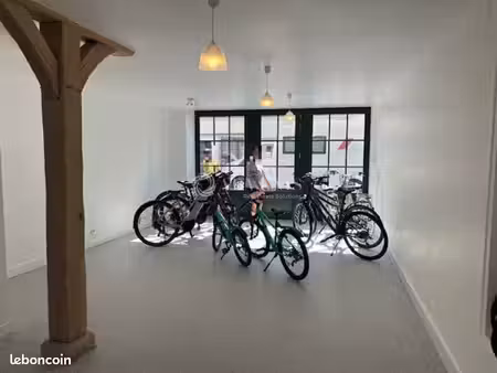 local commercial 65 m²