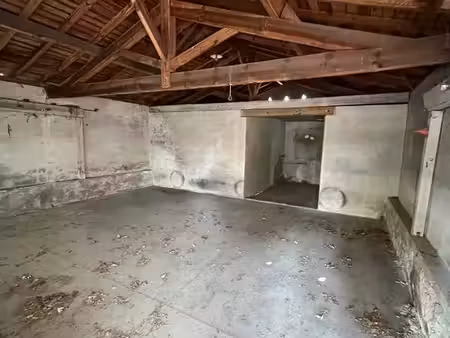 a louer garage / local de stockage 70 m²