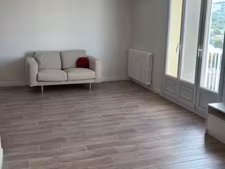 appartement dernier étage  lumineux