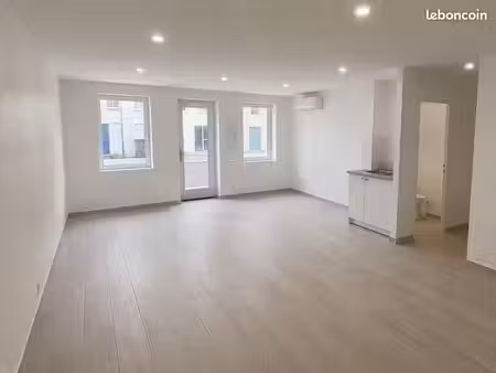 local commercial 35 m² entièrement rénové – rue passante – saint-chef