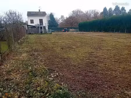 terrain 731 m² saran