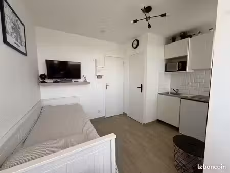 studio 1 pièce 13 m²