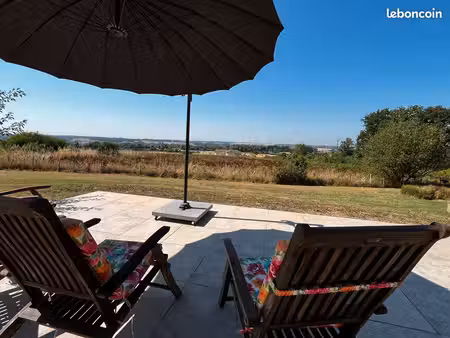 très jolie maison récente en campagne avec une vue magnifique  jardin autour