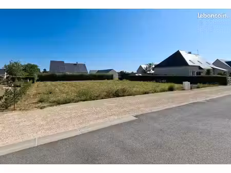 terrain 696 m² vernantes