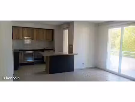 location appartement 3 pièces 60 m² canéjan