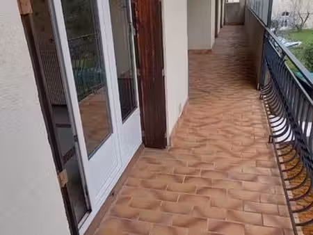 location grand appartement t4 avec terrasse  balcon et garage privatif