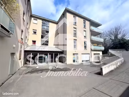 bureaux 66 m² mende