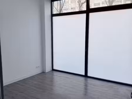 3 bureaux médicaux  para-médicaux ou autres professions libérales