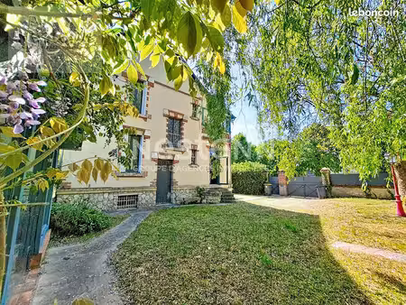 maison 7 pièces 185 m²