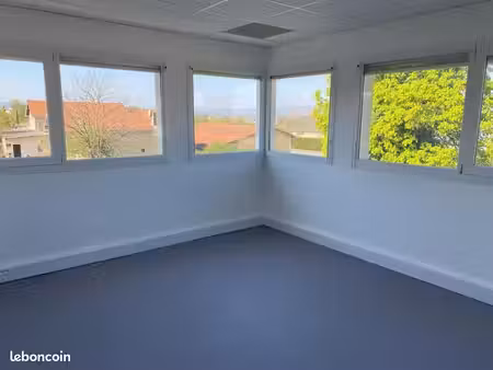 bureaux 100 m²
