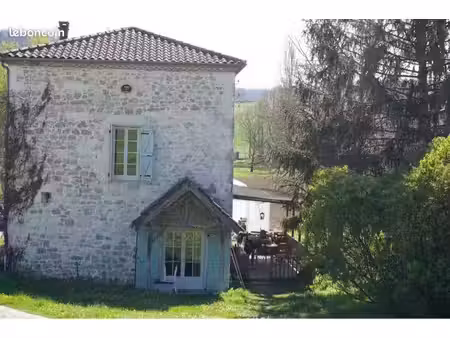 ancien corps de ferme moulin à eau