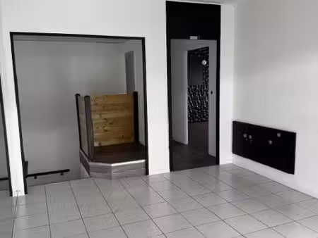 local commercial 70m² sur sous sol de 80m²