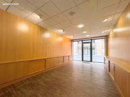 local professionnel — rue du barbâtre  reims centre