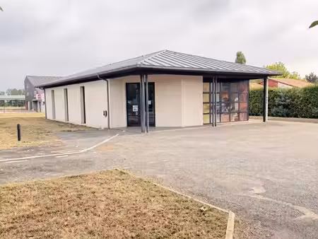 à louer - locaux professionnels 177m2 clés en main - zac de damazan
