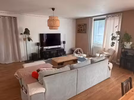 bel appartement au calme avec balcon de 12 m2