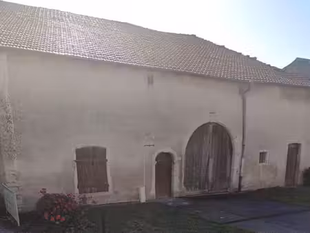 ancien corps de ferme à rénover - 300 m2  granges  grenier et fort potentiel à 5 min de l'