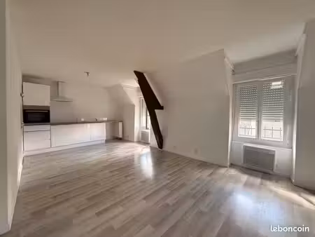 t3 50 m² — rochefort-sur-loire — 2 chambres — peinture neuve — 650 eau incluse