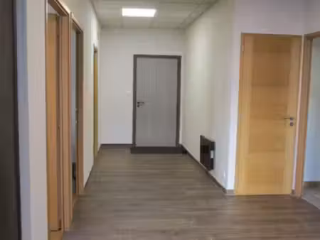 bureaux 87 m² reims