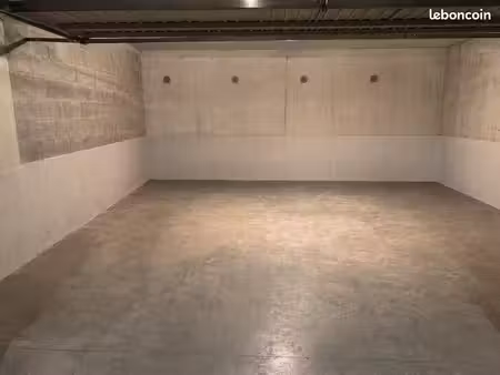 box / garage