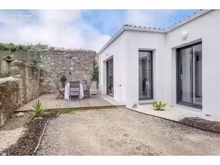 maison récente dans le bourg de st michel - 84m² tout confort-