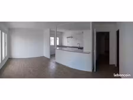 location appartement - 790