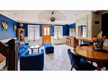 maison 180 m² – deux logements indépendants – terrasse couverte  garage et stationnements 