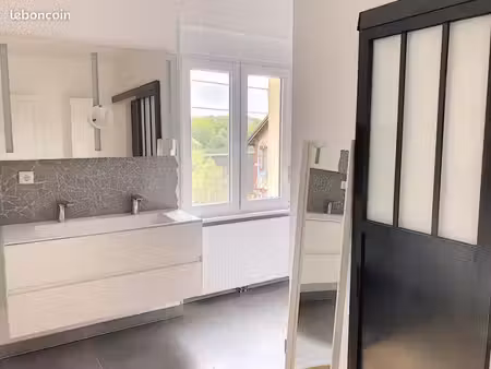 magnifique maison libre de trois côtés