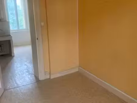 vends bureau  garage et cour