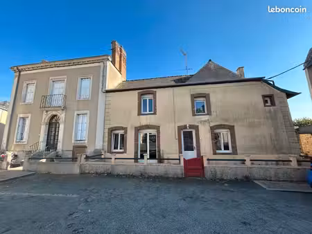 maison de bourg à rénover – fort potentiel au cœur d'un secteur recherché entre laval et c