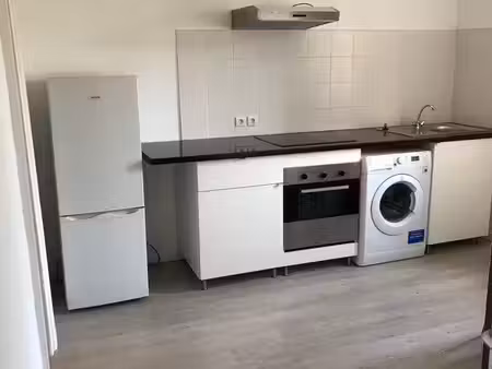 a saisir - appartement t2 centre d’homecourt