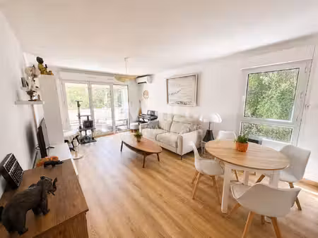 cannes la bocca / le cannet – t2 avec grande terrasse  piscine