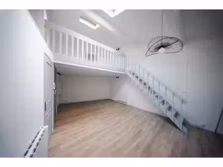 studio avec espace mezzanine refait à neuf