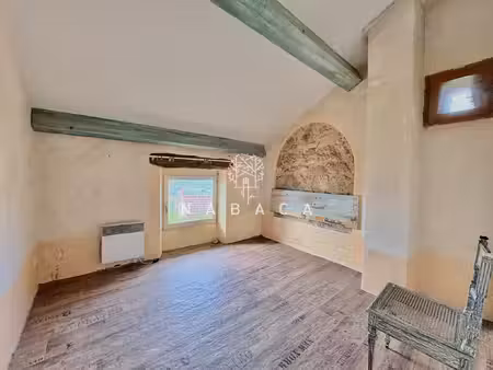 maison à rénover avec fort potentiel – callian