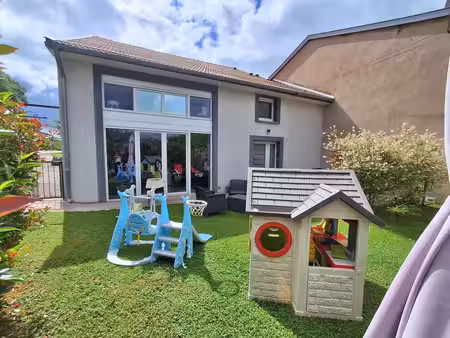 a vendre!! maison entièrement rénovée  4 chambres  grange et jardin à dombasle en argonne