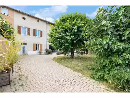 jassans-riottier - exceptionnelle maison de ville de 330 m² et